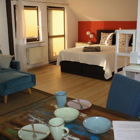 Zu Den Grauen Ziegenboecken Apartment Serba Екстериор снимка